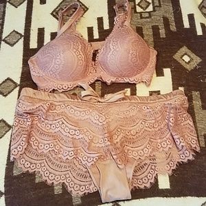 Bra and pantie set